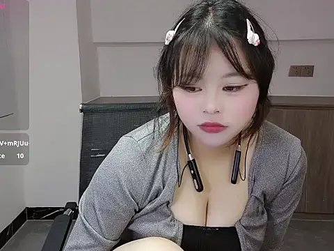 xiangxiang-666 现场性爱视讯表演