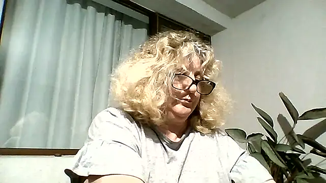 NoraMelow – webcam-show