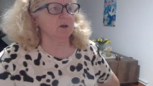 NoraMelow's Webcam Show