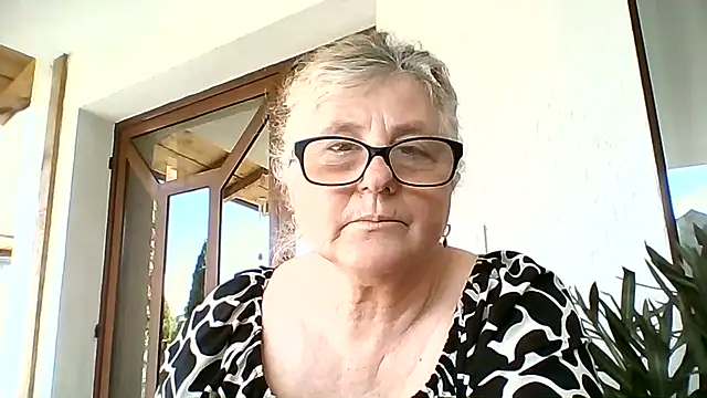 NoraMelow's Live XXX Chat