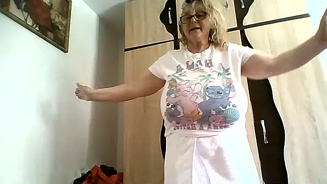 NoraMelow: вебкам-шоу