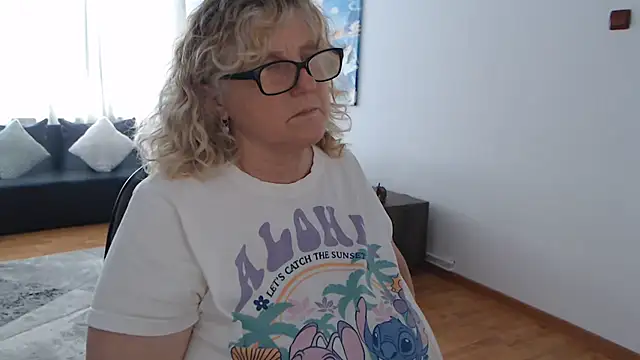NoraMelow Chat XXX in diretta