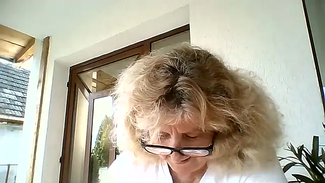 NoraMelow's Live XXX Chat