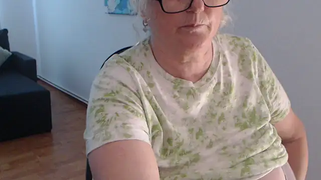 NoraMelow Adlı Modelin Canlı XXX Sohbeti