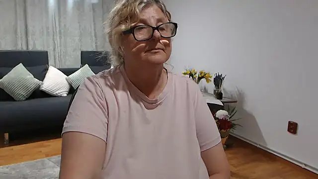 NoraMelow Chat XXX in diretta
