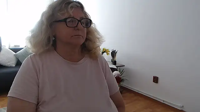 عرض كام NoraMelow