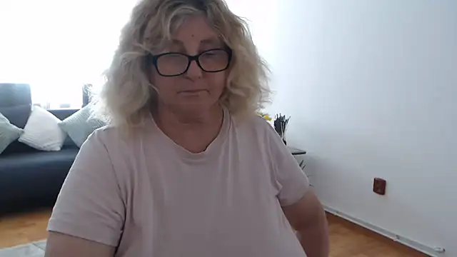 NoraMelow's Live XXX Chat