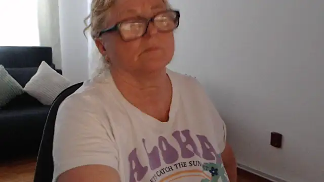 NoraMelow Chat XXX in diretta