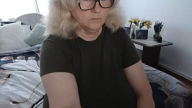 NoraMelow live XXX chat