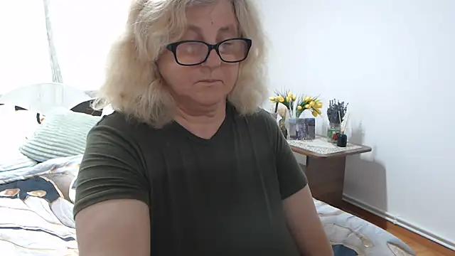 NoraMelow Chat XXX live