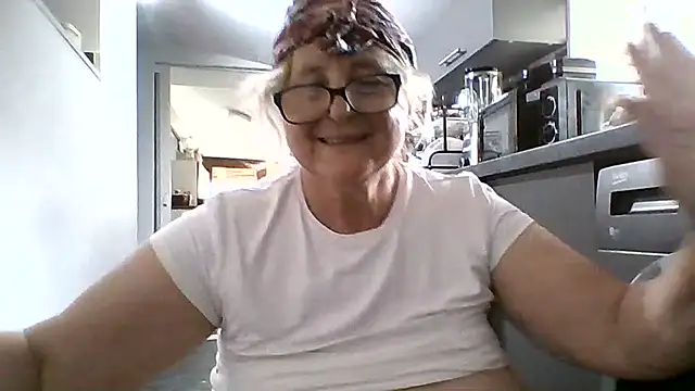 Chat +18 de NoraMelow ao vivo