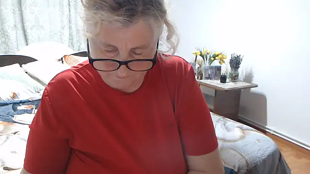 NoraMelow XXX чат на живо