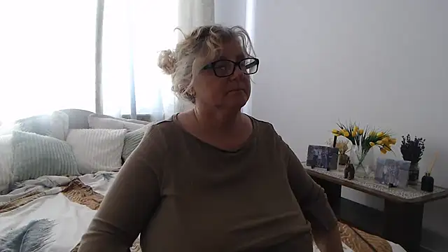 צ'אט XXX בשידור חי של NoraMelow