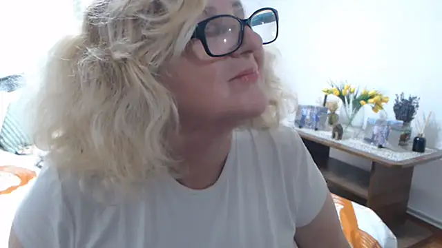 Show modela NoraMelow na web-kameri
