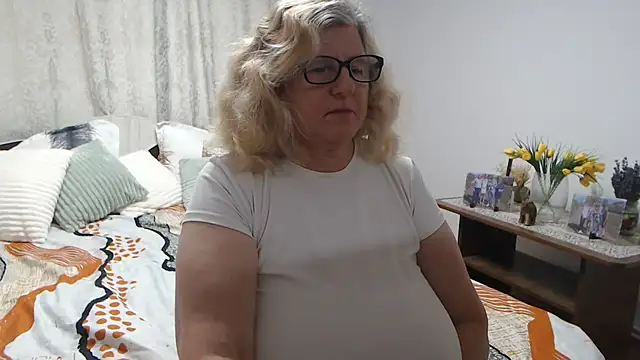 NoraMelow: вебкам-шоу