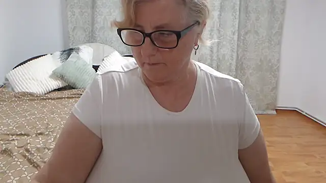 Show modela NoraMelow na web-kameri