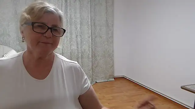 NoraMelow live XXX chat