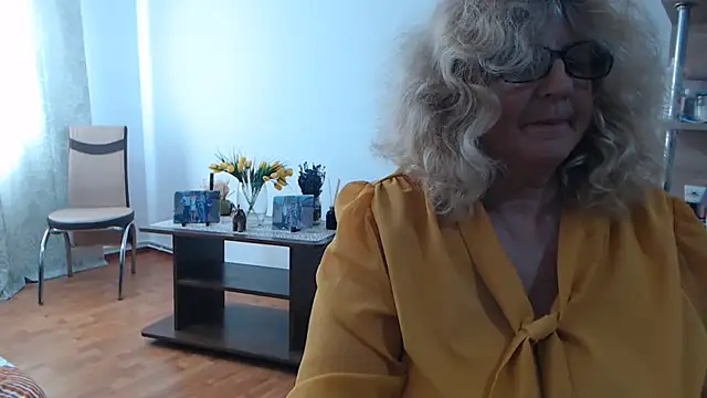 NoraMelow Chat XXX live