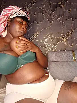 Queenmillan's Webcam Show