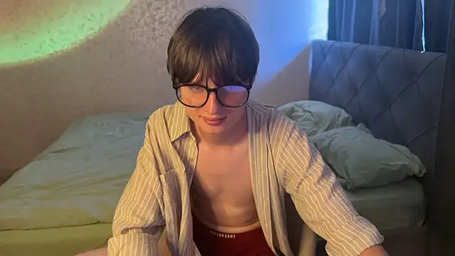 davloves Show in webcam