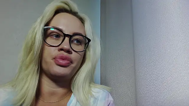 Show modela MariaTravel na web-kameri
