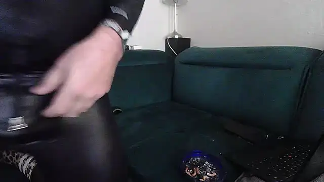 Stringer99Hot's Webcam Show