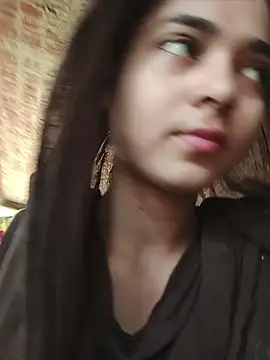 Simran_143のウェブカメラショー
