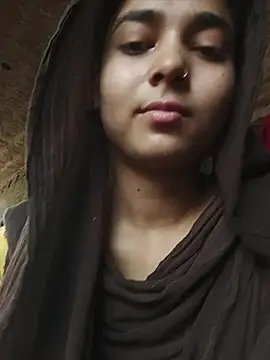 Simran_143のウェブカメラショー