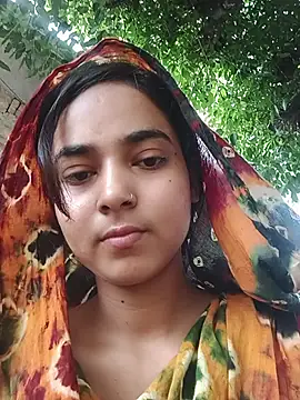 Simran_143 在線直播表演