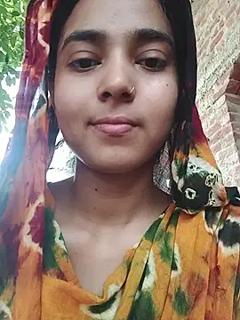 Simran_143のウェブカメラショー
