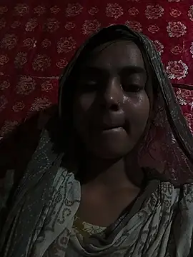 Simran_143 Show in webcam