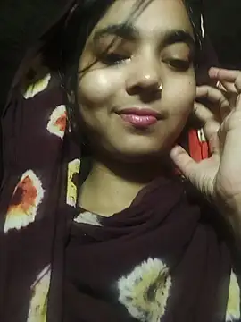 Simran_143 Show in webcam