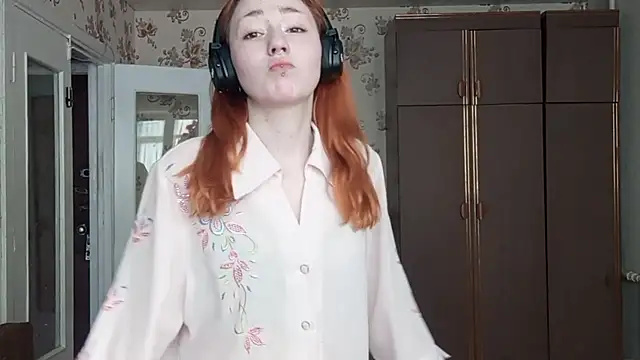 YaniraHeneisen's Live XXX Chat
