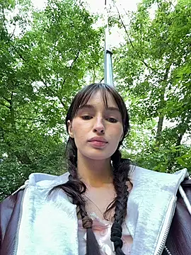 -missbehaving- Webcam-Show