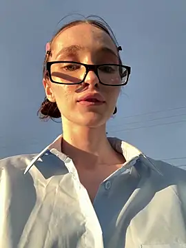-missbehaving-'s Webcam Show