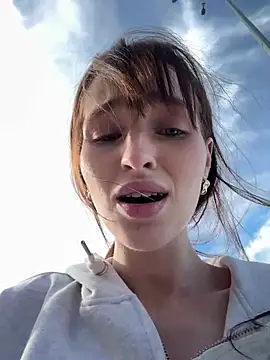 -missbehaving-'s Webcam Show