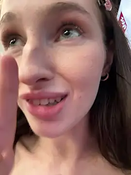 -missbehaving- Webcamshow