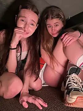 -missbehaving- Webcam-Show