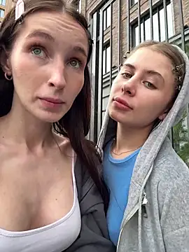 -missbehaving-'s Live XXX Chat