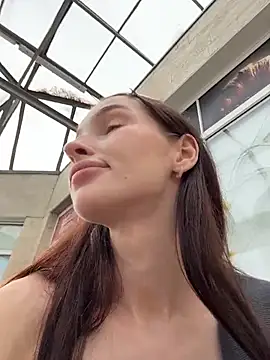 -missbehaving-'s Webcam Show