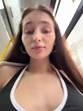 -missbehaving-'s Live XXX Chat
