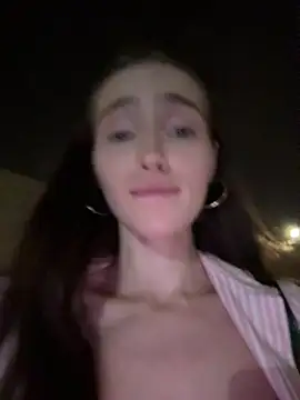 -missbehaving- Live XXX-chat