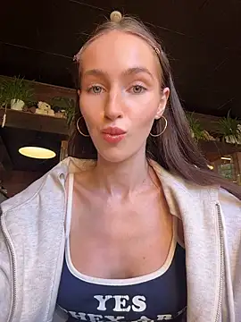 -missbehaving-n Live XXX chat