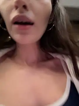 -missbehaving- Webcamshow