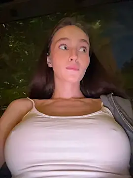 -missbehaving- Webcam-Show