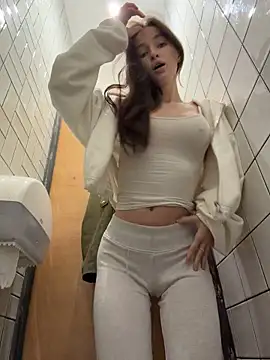 -missbehaving-'s Webcam Show