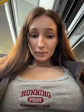 -missbehaving-'s Live XXX Chat