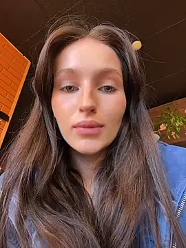 -missbehaving-'s Webcam Show