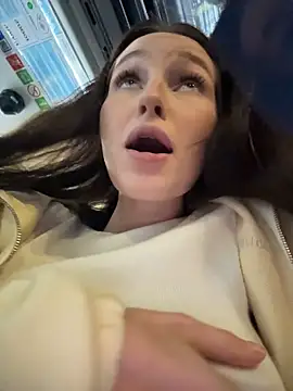 -missbehaving-'s Webcam Show