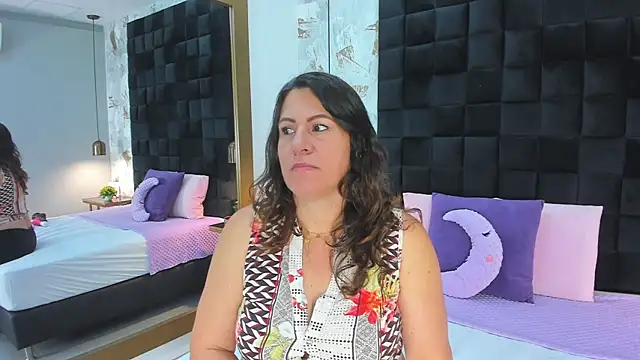 Chat +18 de CharlotteG_ ao vivo